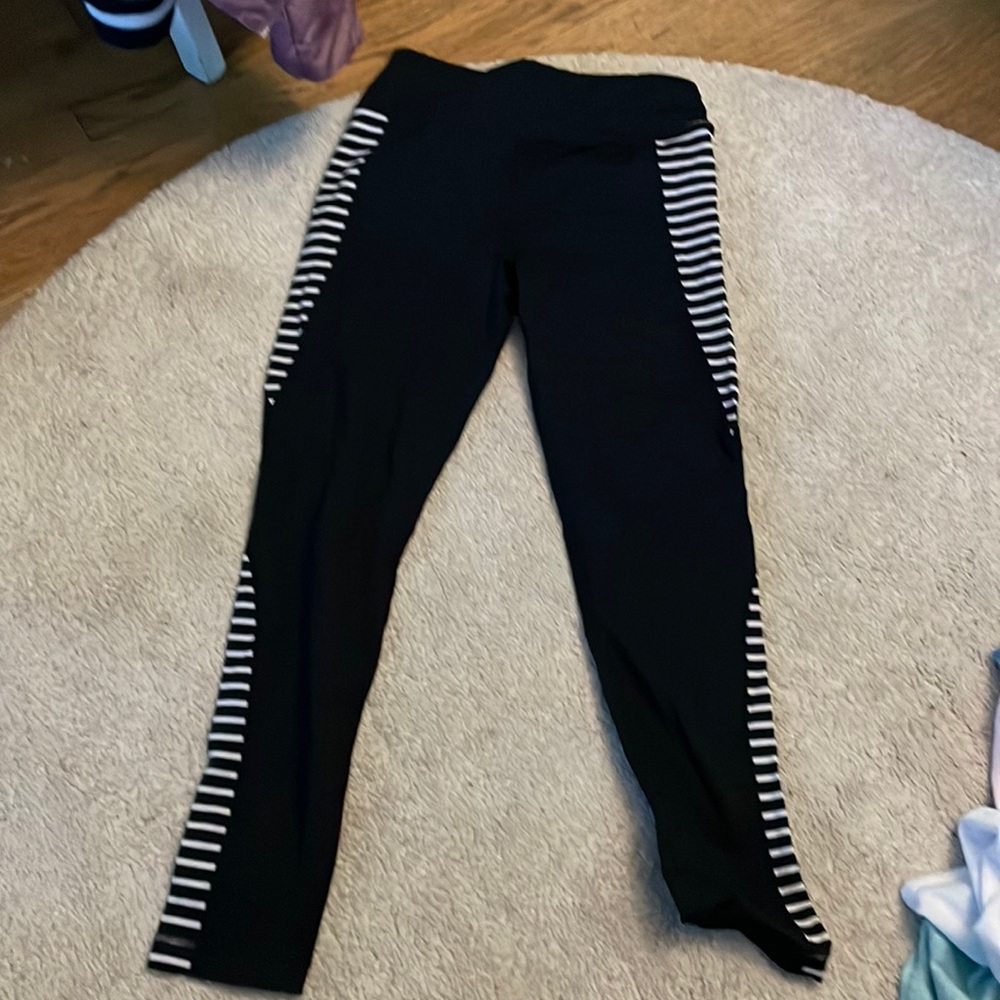 tommy hilfiger leggings size M never been used